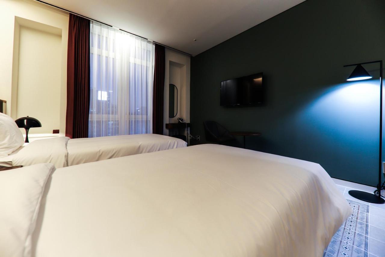 Hotel Le *
